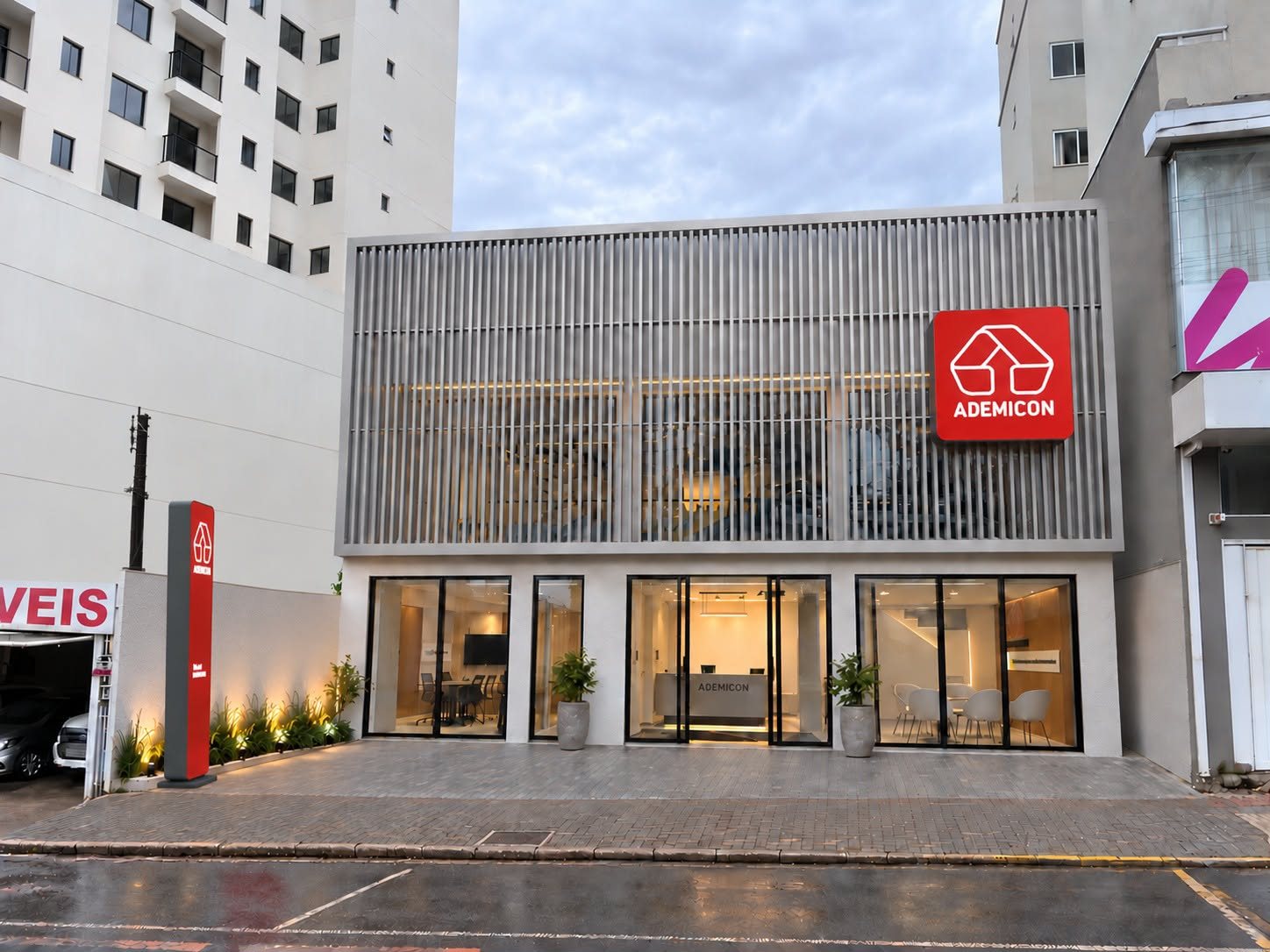 Fachada de unidade da Ademicon construída pela Bee Engenharia